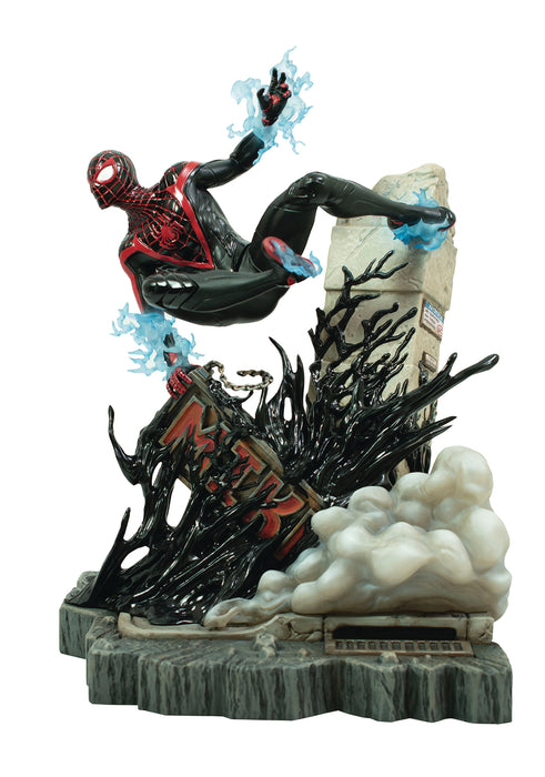 Diamond Select Gallery Marvel Gamerverse Spider-Man 2 - Miles Morales DLX PVC Statue - Sure Thing Toys